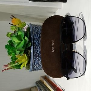 --Tom Ford Aviators Sunglasses